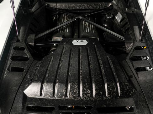 Used 2015 Lamborghini Huracan LP 610-4 image 96