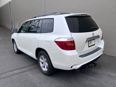 Used 2010 Toyota Highlander SE AWD/4WD image 4