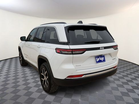 Used 2025 Jeep Grand Cherokee Limited AWD/4WD image 3