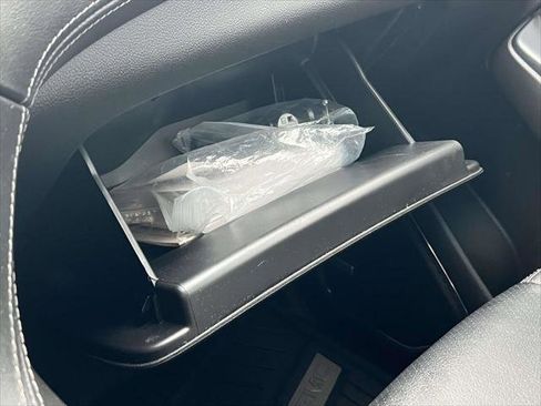 Used 2019 GMC Yukon SLE w/ SLE Value Package image 32