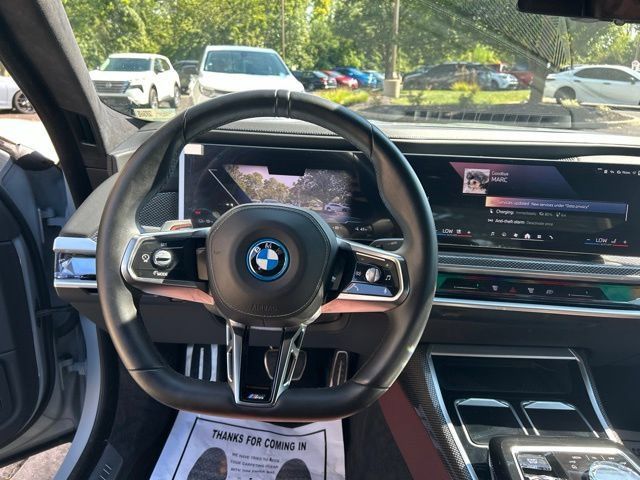Used 2023 BMW i7 xDrive60 AWD/4WD image 12