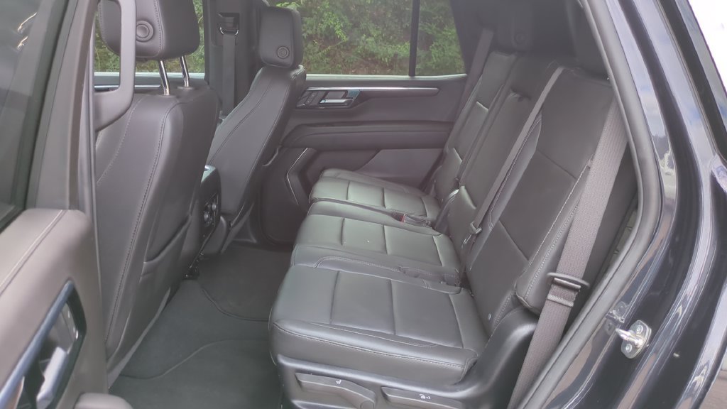 Used 2025 Chevrolet Tahoe LT RWD image 14