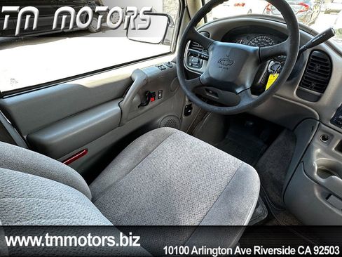 Used 2005 Chevrolet Astro Passenger AWD image 14