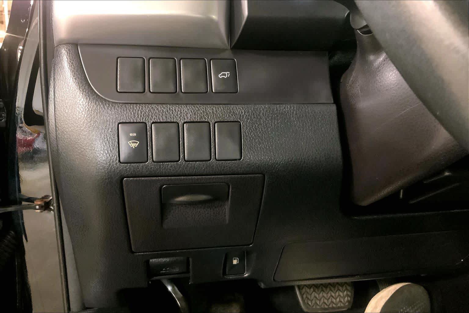 Used 2015 Toyota Highlander XLE AWD/4WD image 34
