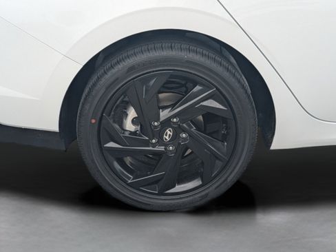 New 2026 Hyundai Elantra SEL Sport FWD image 14