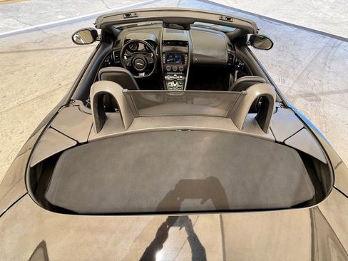 Used 2018 Jaguar F-TYPE 400 Sport RWD image 13