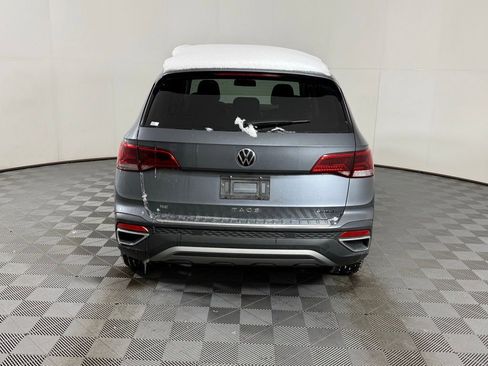 Used 2022 Volkswagen Taos SE image 16