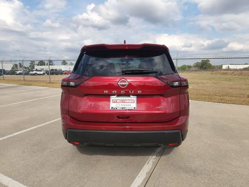 Used 2025 Nissan Rogue SV image 6