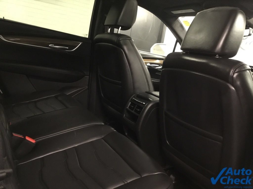 Used 2017 Cadillac XT5 Platinum w/ Driver Assist Package AWD/4WD image 32