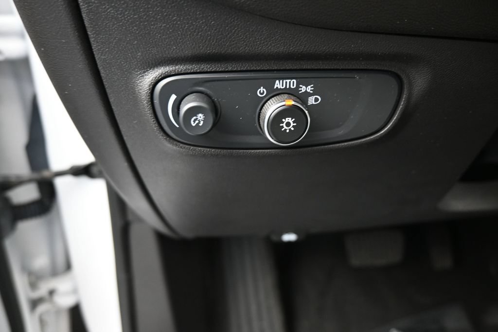 Used 2024 Chevrolet Equinox LS w/ LS Convenience Package FWD image 12