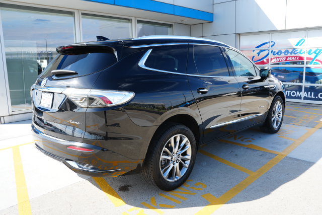 Used 2024 Buick Enclave Avenir w/ Avenir Technology Package AWD/4WD image 37