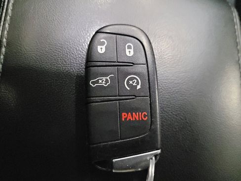 Used 2017 Jeep Grand Cherokee Altitude AWD/4WD image 32