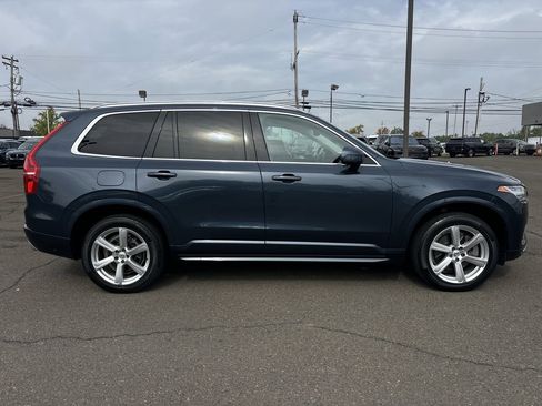 Used 2020 Volvo XC90 T6 Momentum image 7