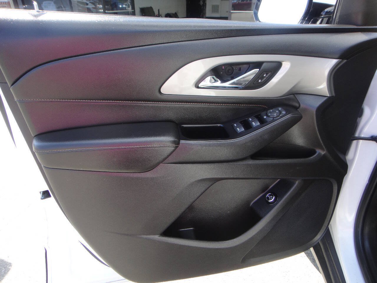 Used 2018 Chevrolet Traverse LT AWD/4WD image 8