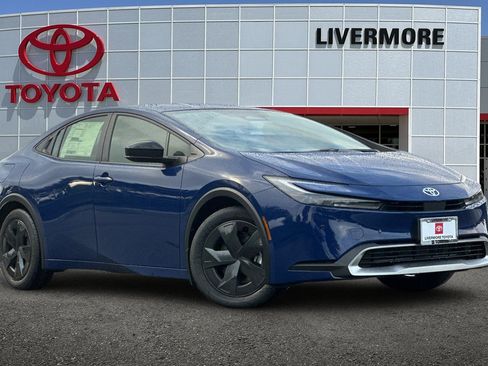 New 2026 Toyota Prius SE image 2