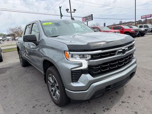 Used 2025 Chevrolet Silverado 1500 RST AWD/4WD image 3