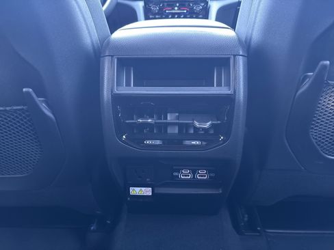 New 2025 Jeep Grand Cherokee Altitude image 18