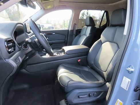 New 2025 Honda Pilot Touring image 13