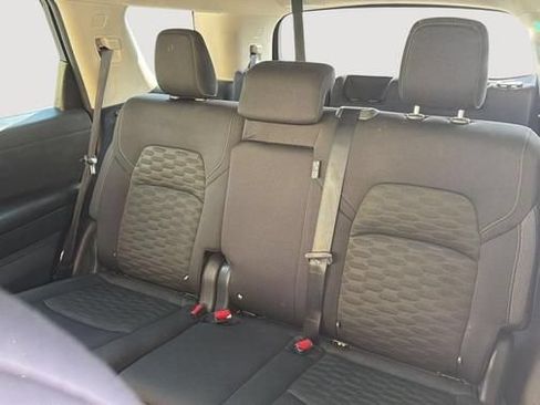 Used 2023 Nissan Pathfinder S AWD/4WD image 5