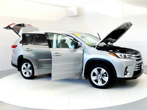 Certified 2019 Toyota Highlander Limited image 12