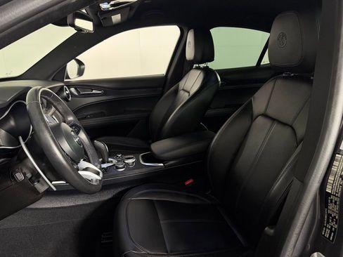 Used 2023 Alfa Romeo Stelvio Sprint RWD image 22