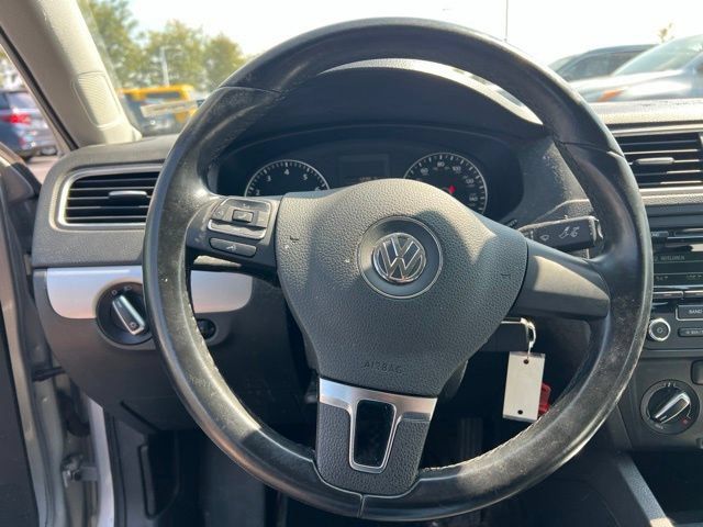 Used 2014 Volkswagen Jetta SE FWD image 13
