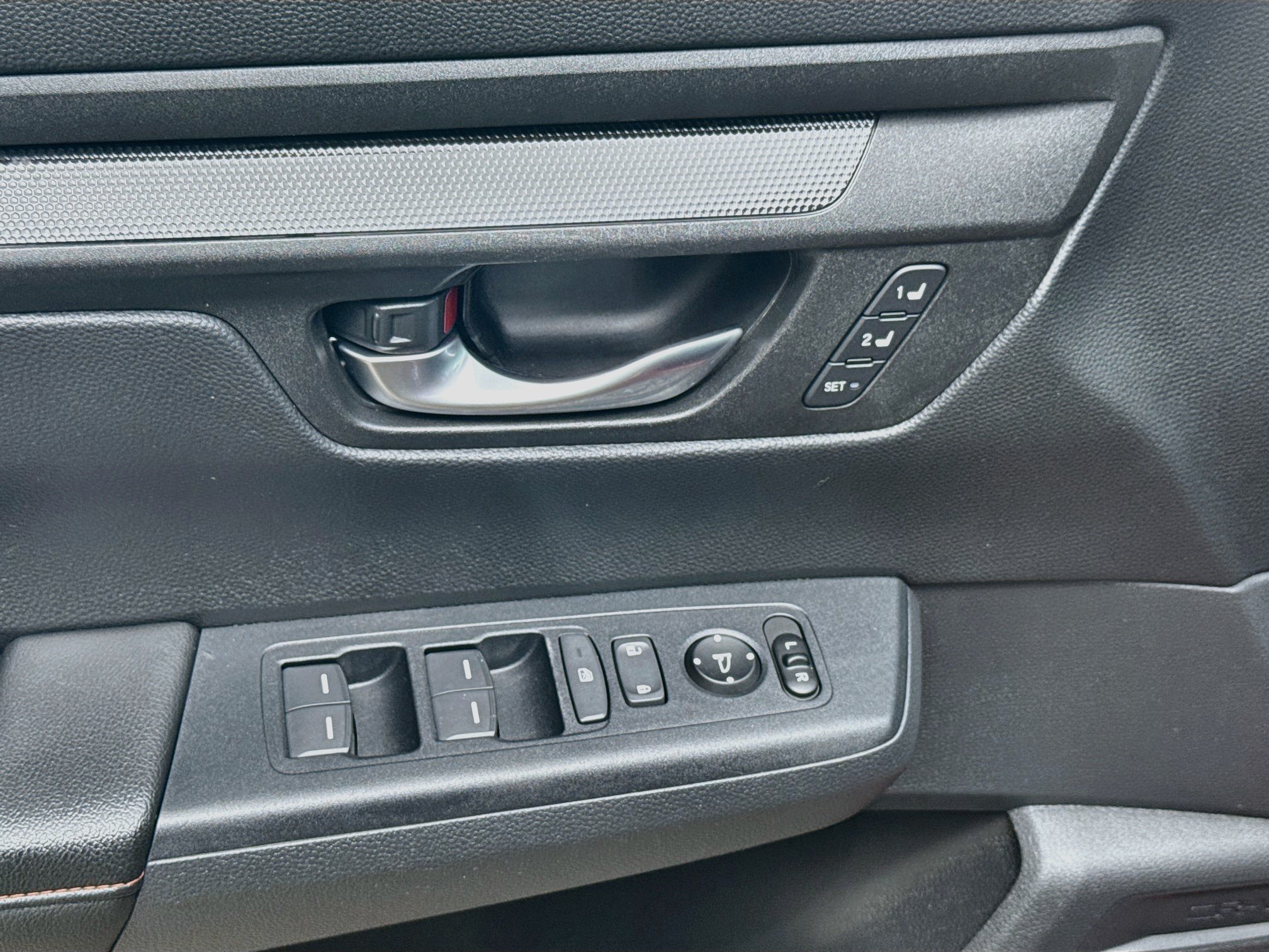 Used 2025 Honda CR-V Sport-L image 16