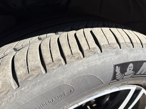 Used 2025 Volvo XC40 B5 Core image 12