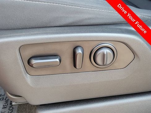 Used 2021 Chevrolet Silverado 1500 LT RWD image 19