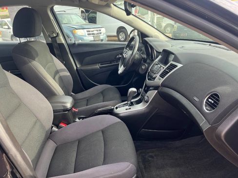 Used 2014 Chevrolet Cruze LT image 9