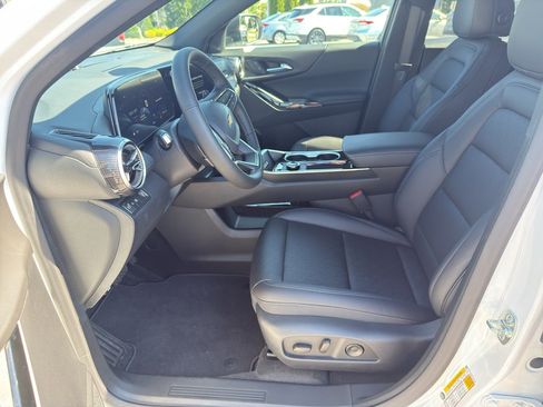 New 2026 Chevrolet Equinox LT w/ Convenience Package II FWD image 8