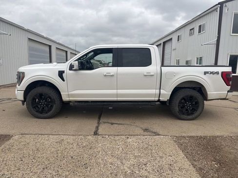 Used 2022 Ford F150 Lariat w/ Equipment Group 502A High AWD/4WD image 3