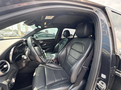 Used 2022 Mercedes-Benz GLC 300 4MATIC image 9