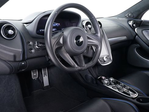 Used 2022 McLaren GT RWD image 5