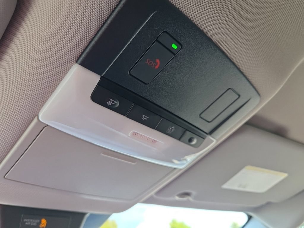 Used 2025 Nissan Rogue SV FWD image 54