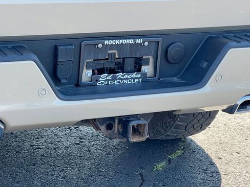 Used 2023 GMC Sierra 1500 AT4 w/ Technology Package AWD/4WD image 10