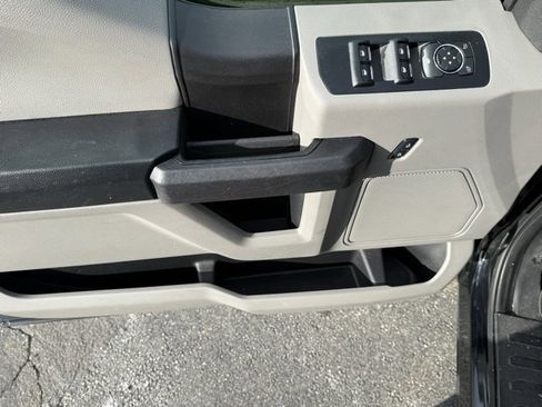 Used 2017 Ford F150 XL w/ Equipment Group 101A Mid image 19