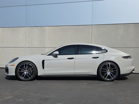 Certified 2023 Porsche Panamera image 2