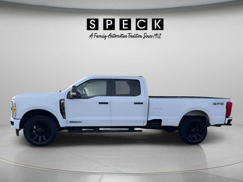 Used 2024 Ford F350 XLT AWD/4WD image 2
