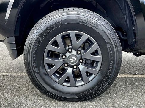 Used 2023 Toyota Tacoma SR5 AWD/4WD image 7