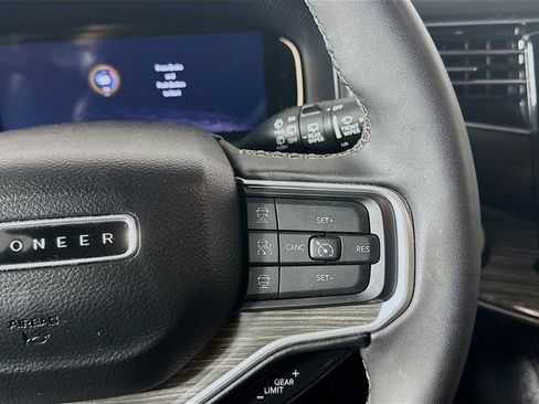 Used 2024 Jeep Wagoneer L Series II w/ Flexible Seating Group image 26