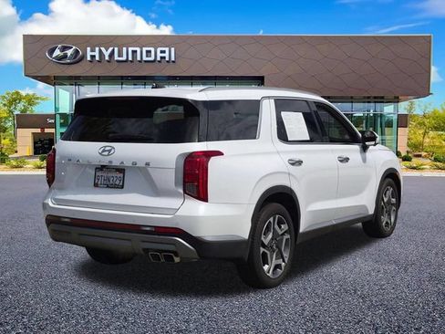 Used 2025 Hyundai Palisade SEL FWD image 4