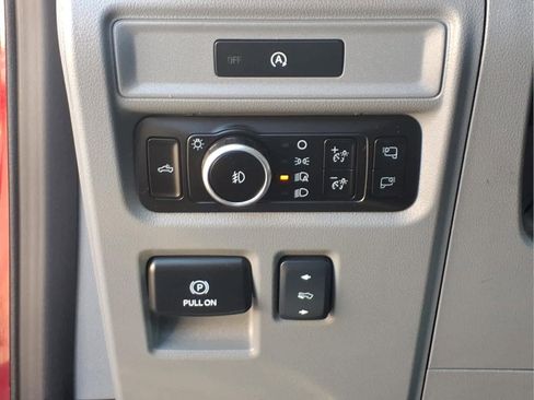 Used 2025 Ford F150 Lariat w/ Equipment Group 502A High AWD/4WD image 13