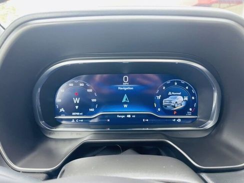 Used 2024 Chevrolet Tahoe Z71 w/ Luxury Package image 24