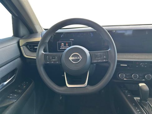 Used 2025 Nissan Kicks SV w/ SV Premium Package FWD image 13
