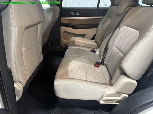 Used 2018 Ford Explorer 4WD w/ Class II Trailer Tow Package image 9