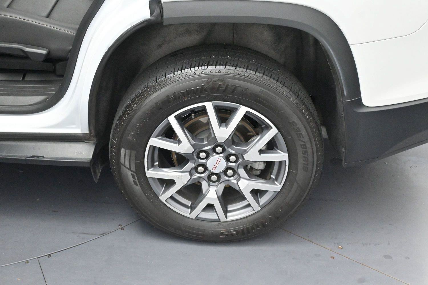 Used 2023 GMC Acadia SLT w/ LPO, Floor Liner Package AWD/4WD image 31