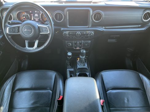 Used 2020 Jeep Wrangler Unlimited Sahara image 3