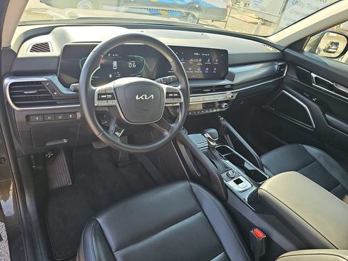 Used 2025 Kia Telluride S AWD/4WD image 16