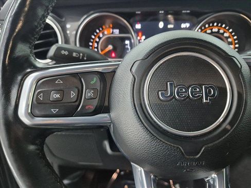 Used 2021 Jeep Wrangler Unlimited Sahara AWD/4WD image 30